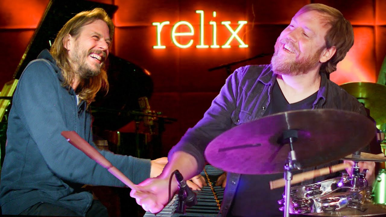 Assista a "Soba" - Benevento/Russo Duo | Relix no YouTube Assista a "Soba" - Benevento/Russo Duo | Relix no YouTube