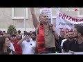 Protestuesja thirrje Ramës: Jep dorëheqjen, të rinjtë e arsimuar jashtë mund të qeverisin më mirë