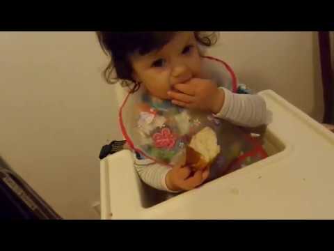 Video: Kako Naučiti Dijete Da Samostalno Jede Kašikom