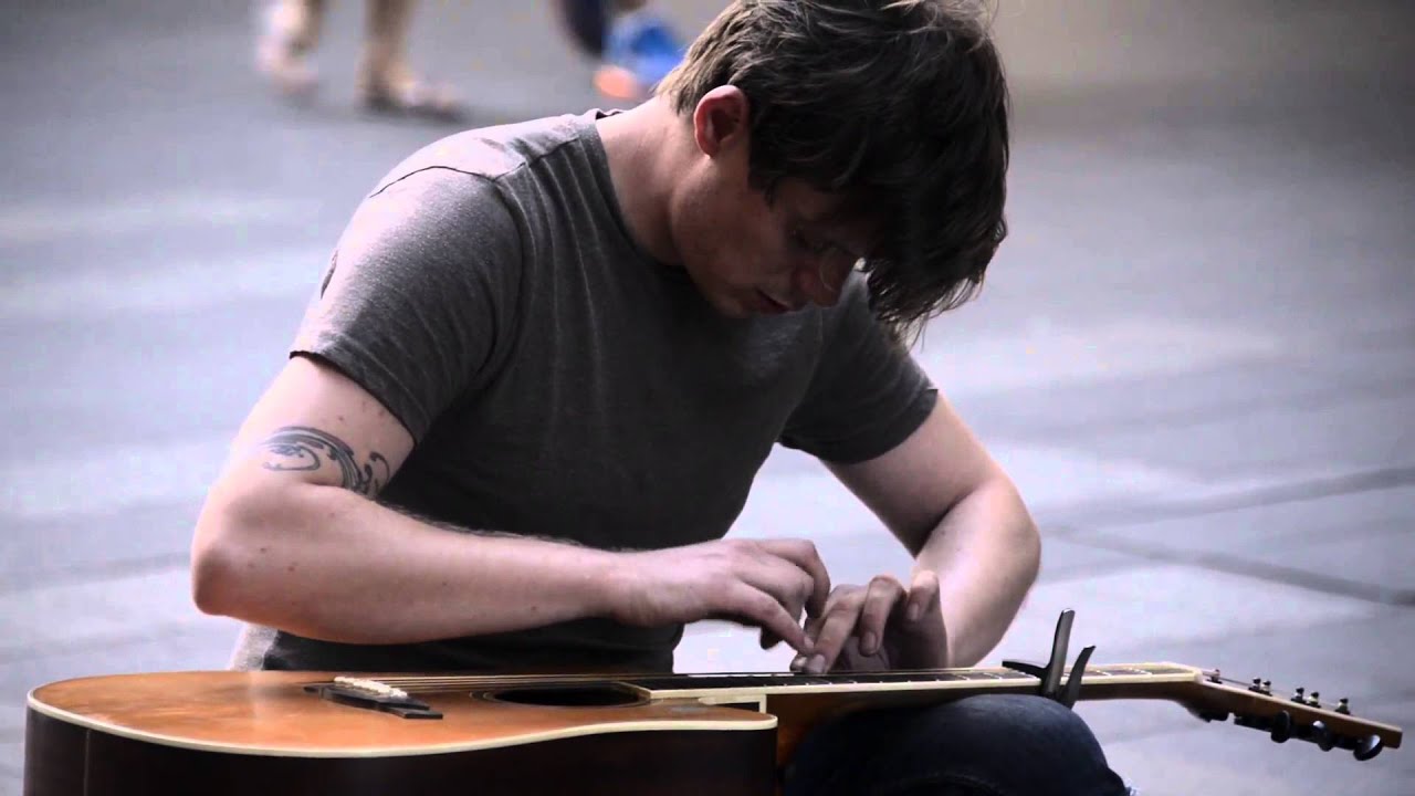 Acoustic Guitar Street Performer (aka MEXFS) YouTube