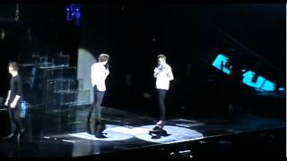 Niall Horan Y Liam Payne Hablando Español (TMH Tour 12/03/2013)