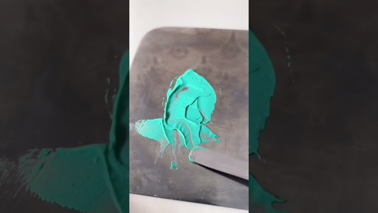Malachite As Eyeshadow Don T Try This At Home The Dust Can Be Toxic 