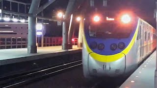 2018/11/20 21:43 臺鐵 3288次【經由縱貫線(南段)開往永康】EMU800型微笑號區間車 屏東2A進站
