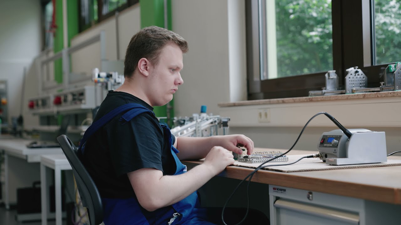 Ausbildung zum Elektroniker für Betriebstechnik (m/w/d) bei der Sandler AG