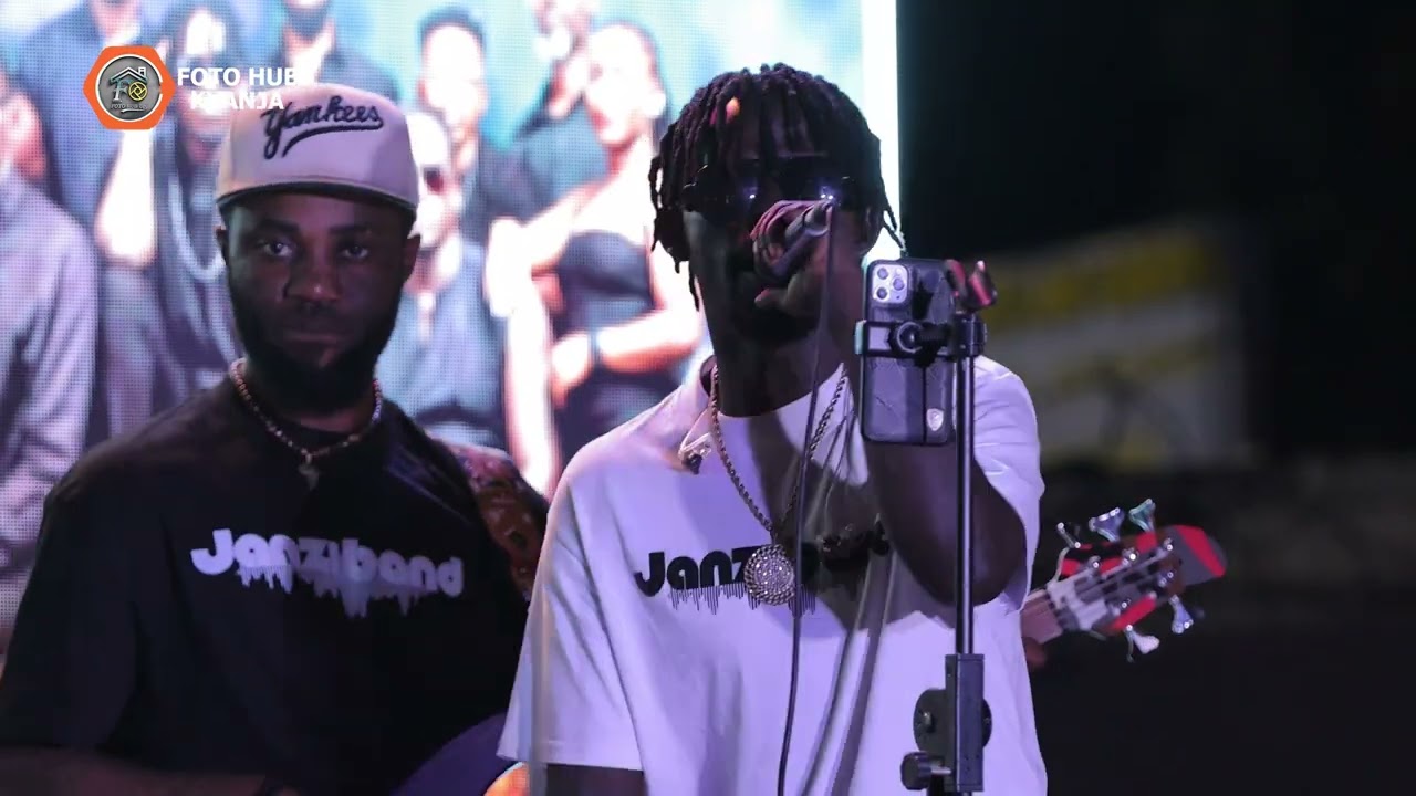 The biggest Ugandan hit songs by Janzi band @havana Bar kyanja 