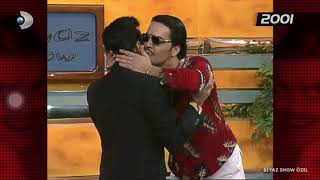 Yola Cikmis Ariyorum Kaybettigim Askimi (Hakkı Bulut - Ikimiz Bir Fidanız) - Beyaz Show 2001