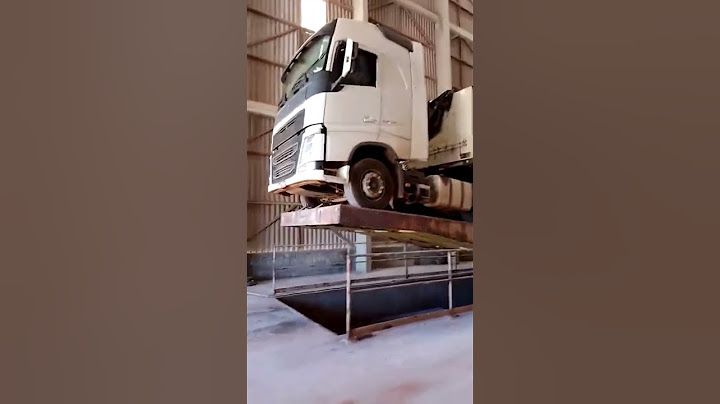 this is how they unload a truck#shorts