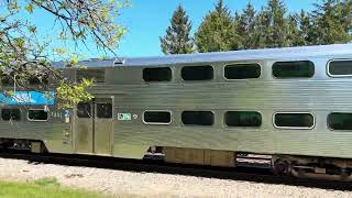 Metra Milwaukee District Northline Train Train 2136 at Lakeforest.