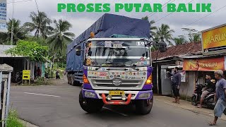 Proses Putar Balik Truk Trailer Korban Salah Info Jembatan Kali Mengaji Banyumas PART2