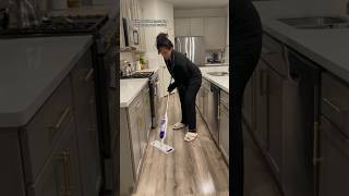 Thankful for the @Swiffer PowerMop for helping me clean my floors in minutes ?  swifferpartner