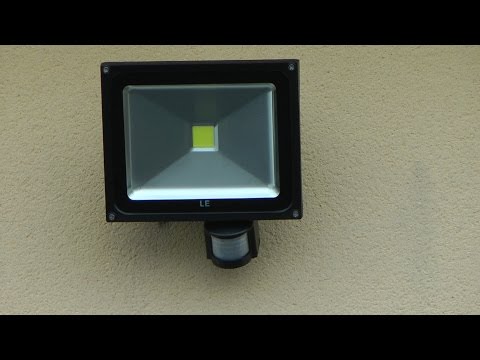 Comment installer un projecteur LED à détecteur de mouvement