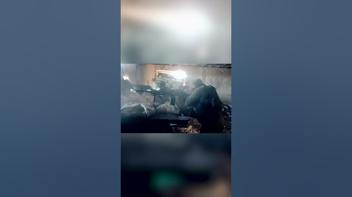 Fearless Ukraine soldier opens fire on Russian targets with machine gun