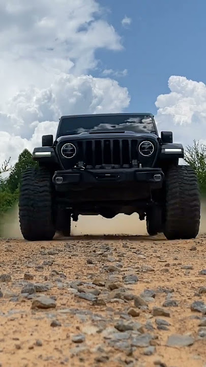 Insane Jeep Wrangler Rubicon 392 (Custom Exhaust)