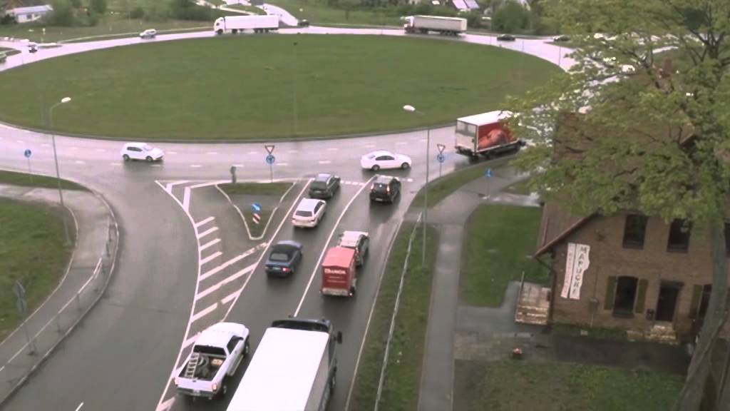 Labās rokas likums un braukšana pa apli