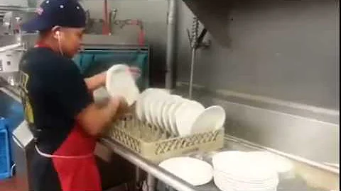 This man is world's fastest dishwasher