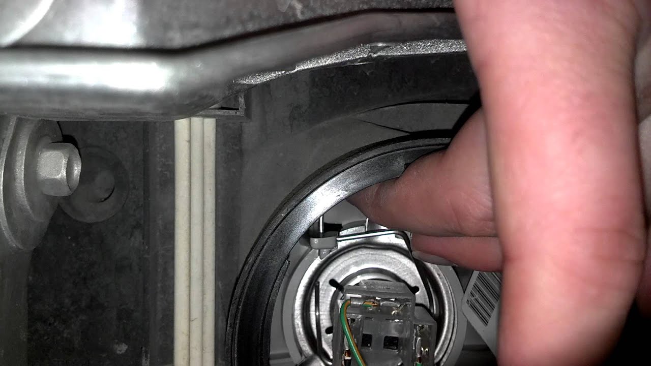Ford Focus headlight bulb replacement - YouTube