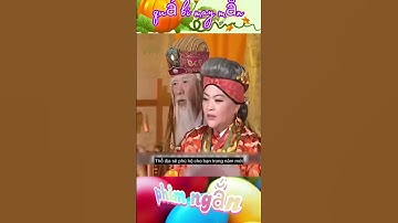 Người đàn ông bị treo cổ ở một góc cây #shorts