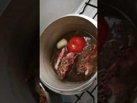 يلاه انطيبو الغداء العدس وصلصت الحم مع البصل والطماطم باصحا والعافية يارب العالمين مرحبا بكم