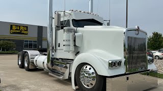 Check Out This Kenworth W900 Build!