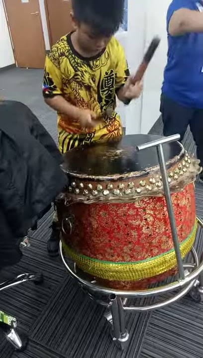 What is this lion dance drum style?