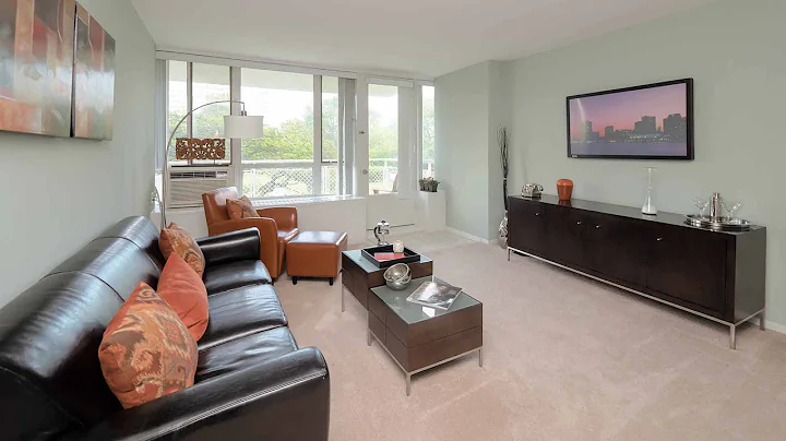 Tour a sunny one-bedroom at the park-like Lake Mea...