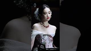 Vogue LiuYiFei 刘亦菲 -最美的玫瑰 - 玫瑰的故事.  #beautiful #beauty #trending #viralvideo