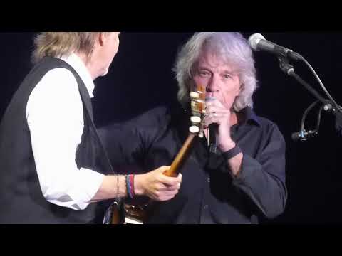 JON BON JOVI  SINGS HAPPY BIRTHDAY for PAUL MCCARTNEY - (METLIFE, East Rutherford, NJ, 18 June 2022