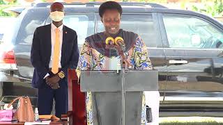 President commends health workers for their work 