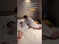 남자친구가 침대에서 안아주려고 할 때마다 일어나는 일 🛏😱 #shorts