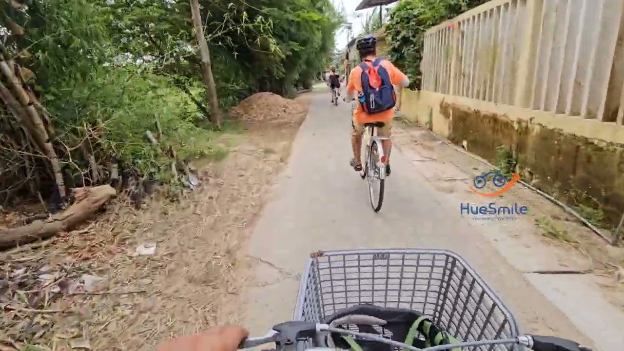Beyond the Citadel: A Tranquil Bike Tour of Hue's Villages & Countryside