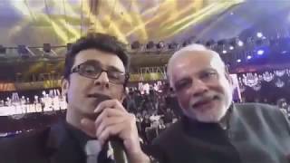 Sonu Nigam Sings 'Bharat ka rehna wala hoon' with Narendra Modi