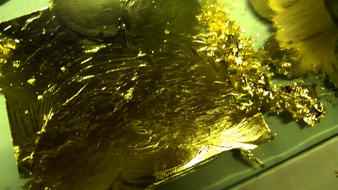 Parete foglia doro: portfolio abitazioni private. come decorare le ... Lampada barocca foglia oro