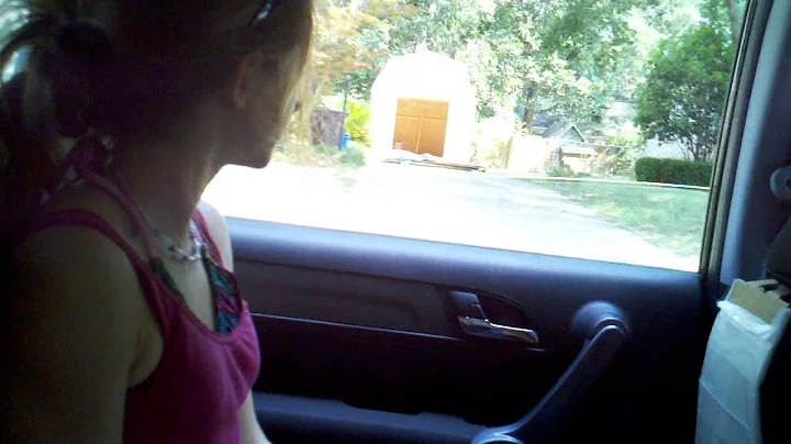Rebecca Irvin Delivering the Moultrie News in Moun...