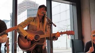 Alli Walker - Sand In My Boots LIVE @Country2Country Festival Berlin 03.03.2024 c2c