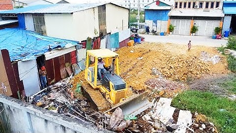 New start to complete 100%Landfill delete Pit by KOMATSU D31P Dozer with DUMP TRUCK