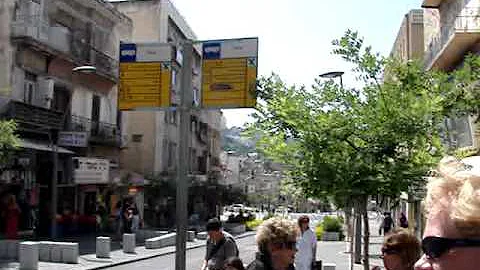 Willie Nelson singing in Downtown Haifa, Israel