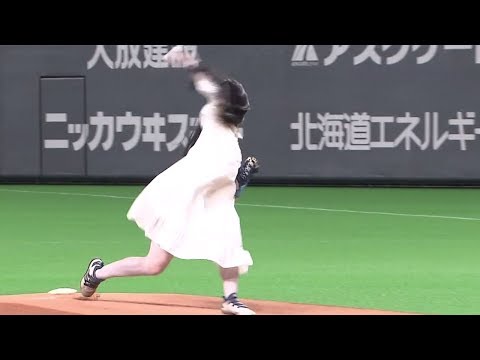 貞子、3年ぶり始球式で“豪速球”披露！場内どよめく