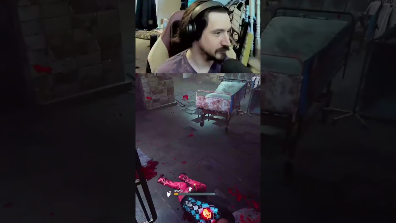 Streamer gets his first controller flashlight save thanks to this build.