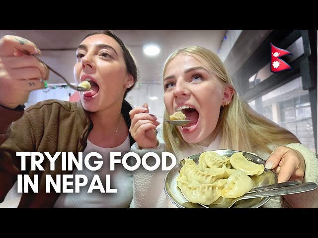 Travel vlog - Trying Nepali Food in Kathmandu!🇳🇵🍲