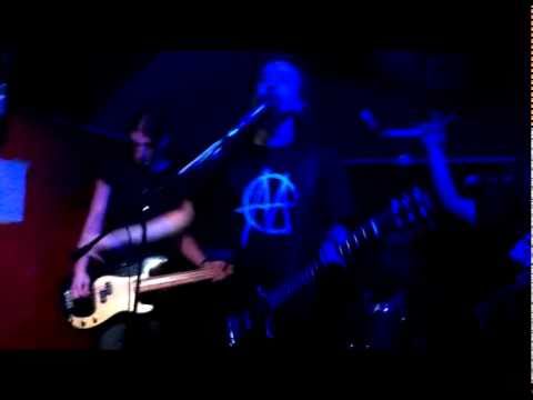 Aged Teen - I don't wanna know the news (live at C...