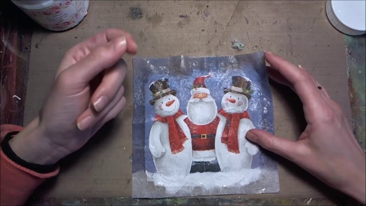 Εφαρμογή χαρτοπετσέτας σε σκούρα επιφάνεια