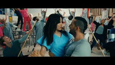 Tomer Capone, Karen Fukuhara in The boys -  musica...