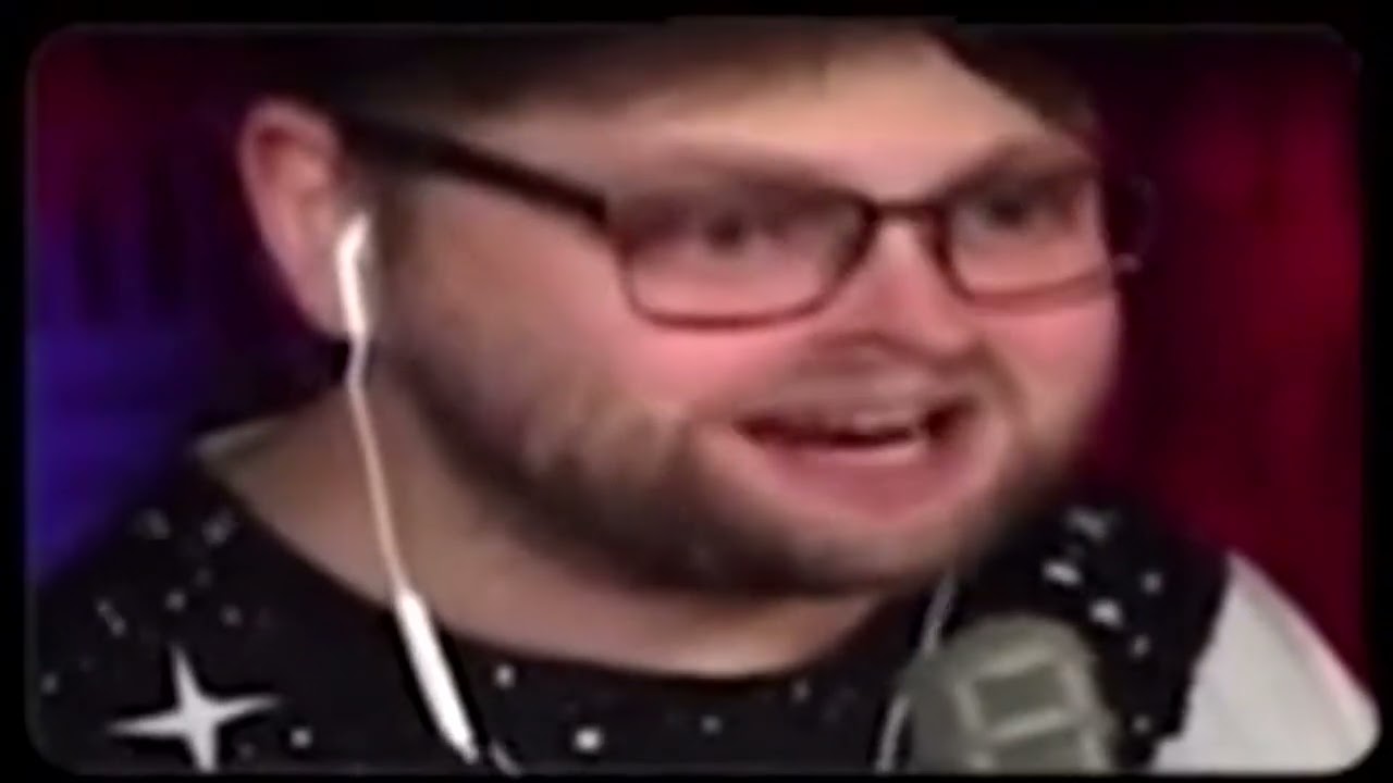 Куплинов смотрит стрим в джакузи онлифанс жмых эффект - YouTube