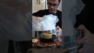 用这把壶泡茶，突出一个爽字。