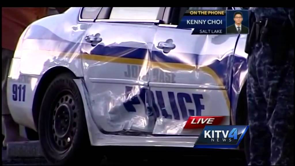 Military police car crash closes lanes on Kamehameha Highway - YouTube