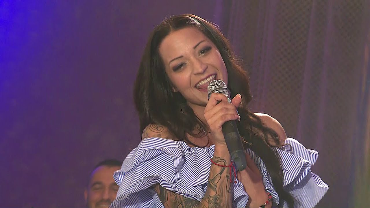 Henna: Álltam a parton (Dallamokon át 2019)