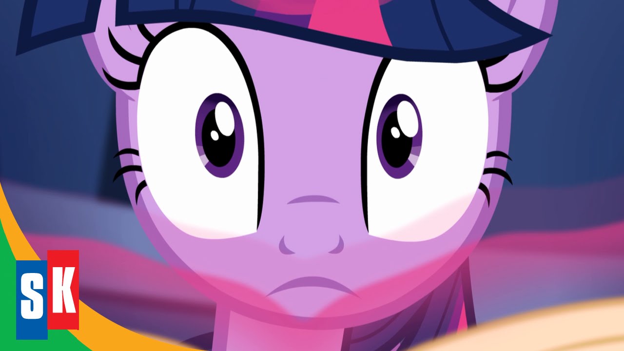 Twilight Gets A Message - My Little Pony: Equestria Girls 