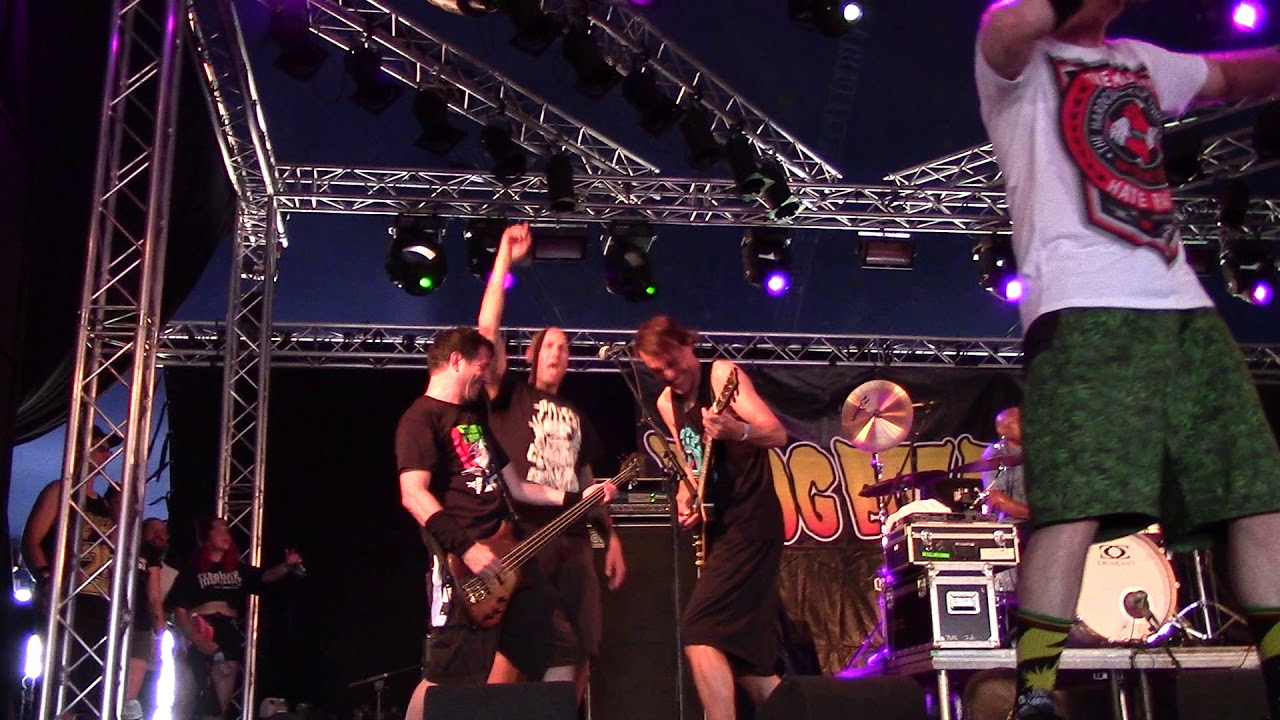 dog-eat-dog-no-fronts-live-at-jera-open-air-2018-youtube