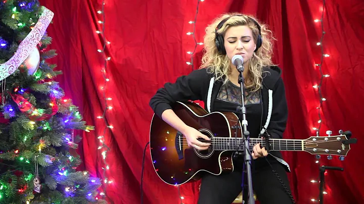 Tori Kelly - "Hollow" Acoustic | Elvis Duran Live