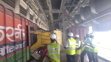 Robotic cement bag loading in train bogie #robot #train #semiautoloading